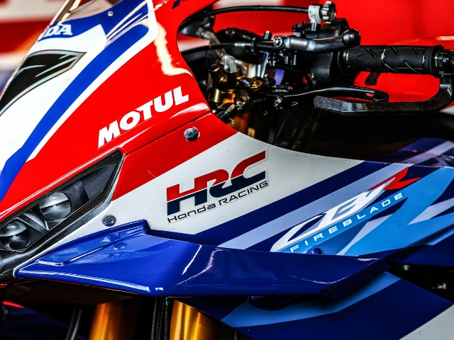 HONDA'NIN WORLD SUPER BİKE SINIFINDAKİ CANAVARI