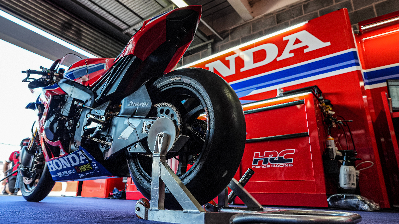 HONDA'NIN WORLD SUPER BİKE SINIFINDAKİ CANAVARI